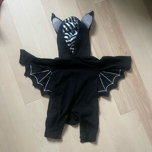 Infant bat costume / onesie